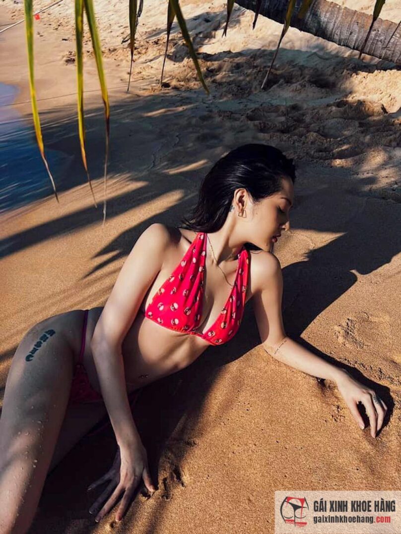 Ca sĩ Bảo Anh với hình ảnh bikini khoe những đường cong nóng bỏng 